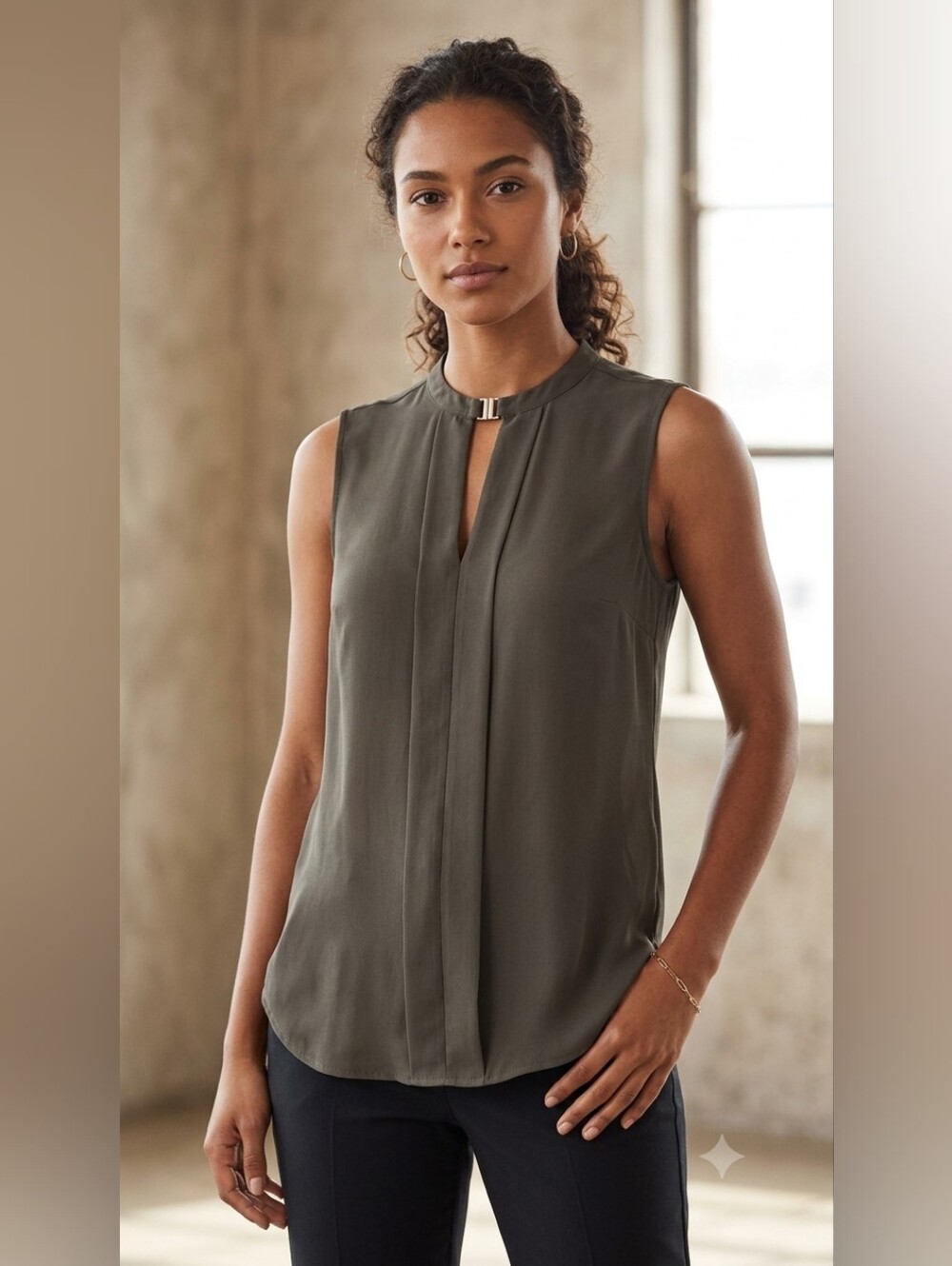 H&M Sleeveless Shirt Small